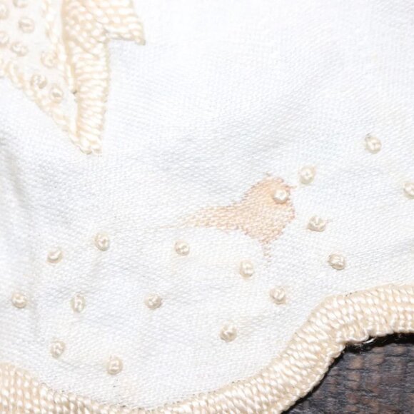 Vintage Arts & Crafts Era Embroidered Round Dollie Table Topper, 28 inches - Picture 5 of 6